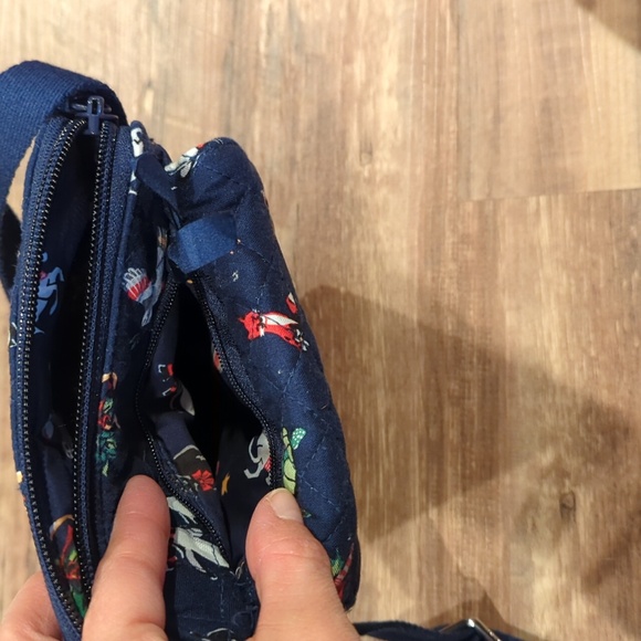 🎄🎅Vera Bradley Christmas mini hipster - Picture 8 of 8